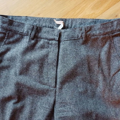 Straight gray pants in very good condition, size 2 (M)