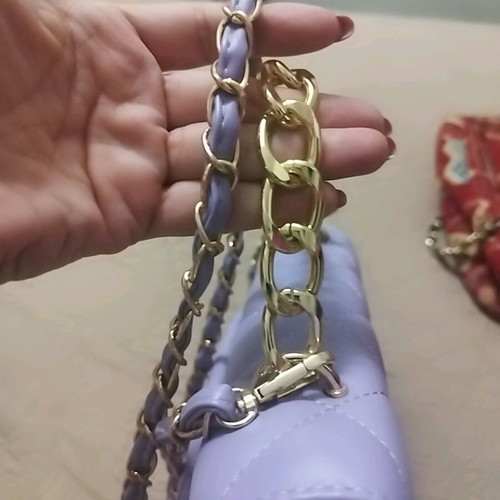 Lilac shoulder bag new with double chain and quilted design