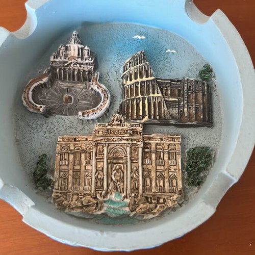 Ashtray Italia Roma with embossed landmarks new