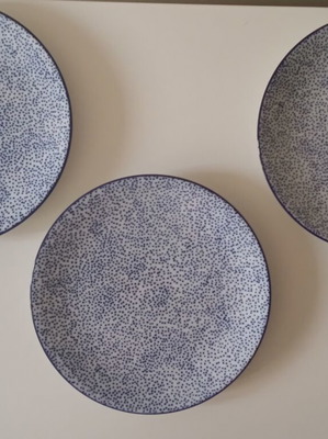 IKEA dessert plates set of 3 with dot pattern like new