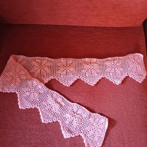 Handmade lace pink, 1 meter length, ideal for bath towel