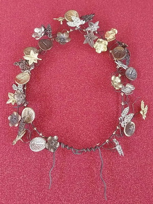 Handmade wreath with copper and bronze decoration like new