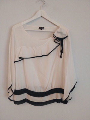 Juci Fair women's silk blouse size 46, black and white