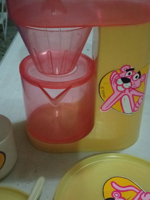 Καφετιέρα Ροζ Πάνθηρας μεταχειρισμένη με πιατάκια και ποτήρι