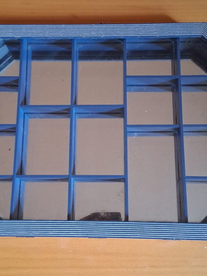 Display case for miniatures, hanging with mirror