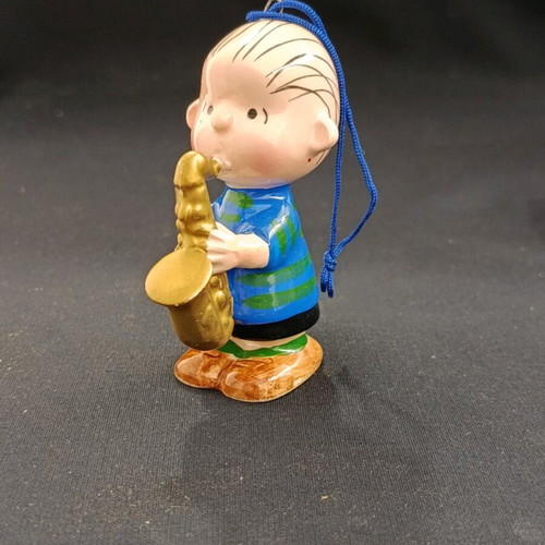 Porcelain Christmas ornament 1979 Peanuts Snoopy saxophone like new