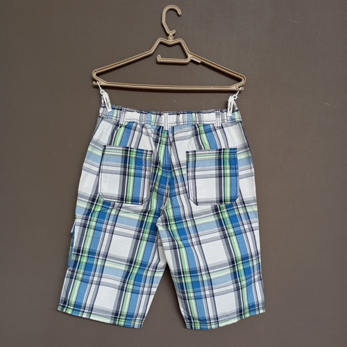 Here+There C&A Teen Cargo Bermuda Shorts like new, plaid white and blue