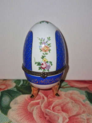 Limoge porcelain decorative egg new