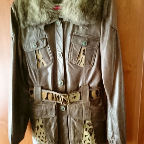Leather women's coat like new with natural fur collar and leopard inserts size M