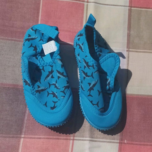Lupilu boys' beach sandals size 25 like new blue