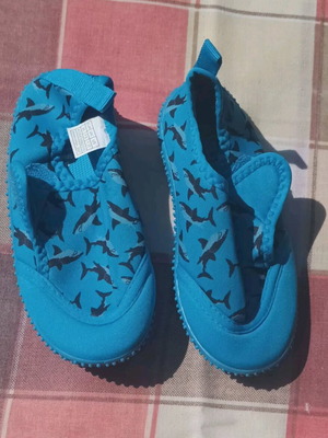 Lupilu boys' beach sandals size 25 like new blue