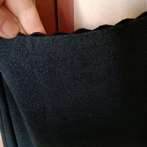 Elastic long skirt like new, gray and black with design