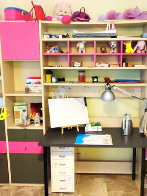 Children's bookshelf like new for child or teenager