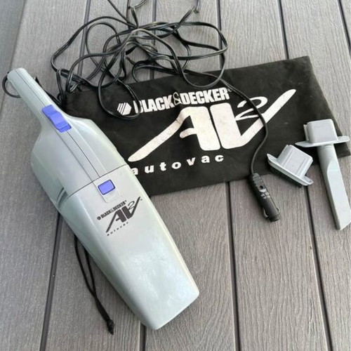 Black & Decker AV2 autovac 12V car vacuum cleaner used with case and nozzles