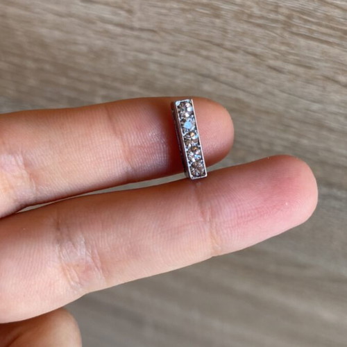 Decorative bead in I shape like new