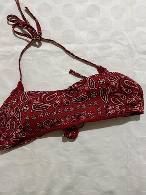 Tezenis bikini top like new, red patterned, size S
