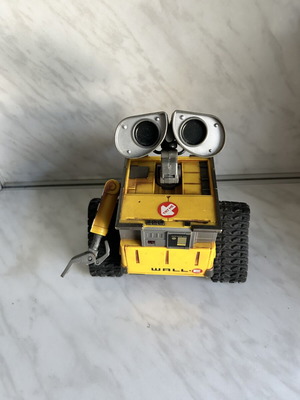 Wall-e Robot used for repair or spare parts