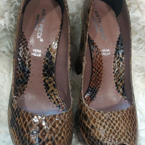 Arte Piedi snakeskin leather pumps like new, size 38