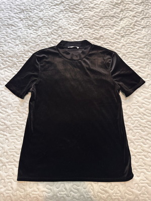 Zara Trafaluc βελούδινο T-shirt μέγεθος M σαν καινούργιο μαύρο