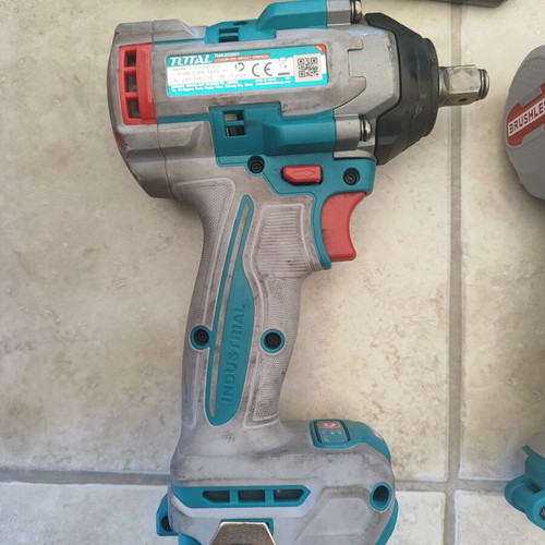 Total tool set used with drill driver, impact wrench and vacuum