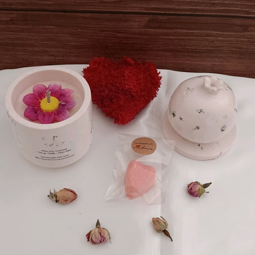Miss Dior Inspired Candle Set 150ml in Pink Porcelain with Pomegranate and Tray