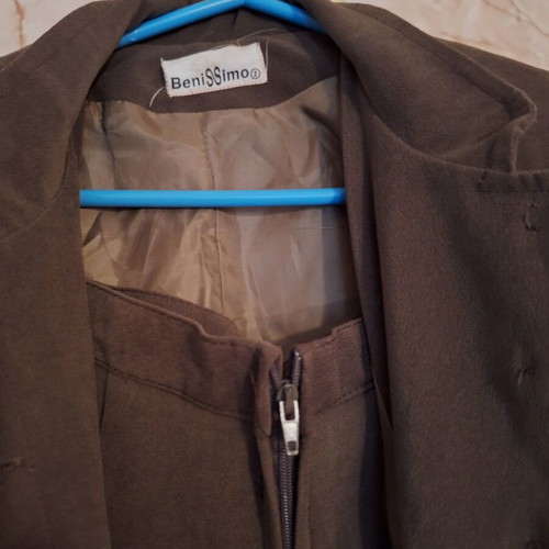 Benissimo women's suit set jacket and skirt like new
