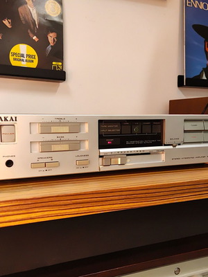 Akai AM-A101 vintage stereo integrated amplifier used