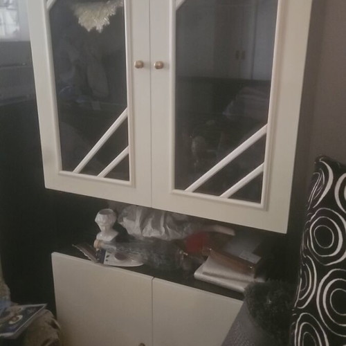 Composite display cabinet like new, lacquered wood