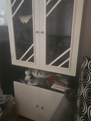Composite display cabinet like new, lacquered wood