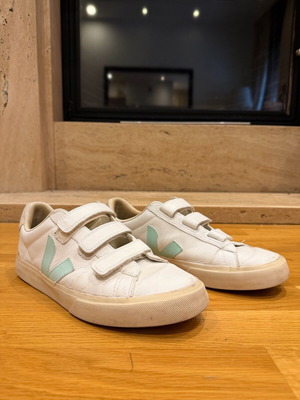 Veja Recife Velcro Sneakers used, size 43, white and turquoise