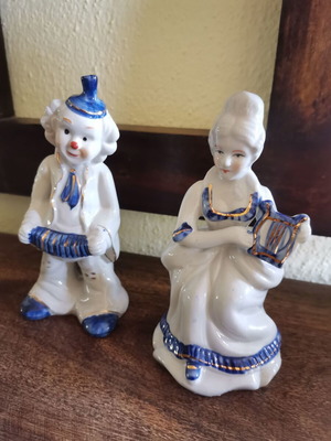Porcelain figurines like new, set of 2, music theme