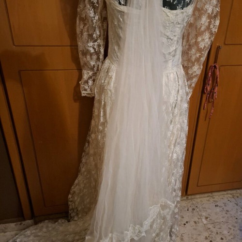 Handmade vintage wedding dress with integrated long train, size Medium, white
