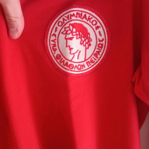 Olympiacos T-shirt, scarf and beanie authentic, new