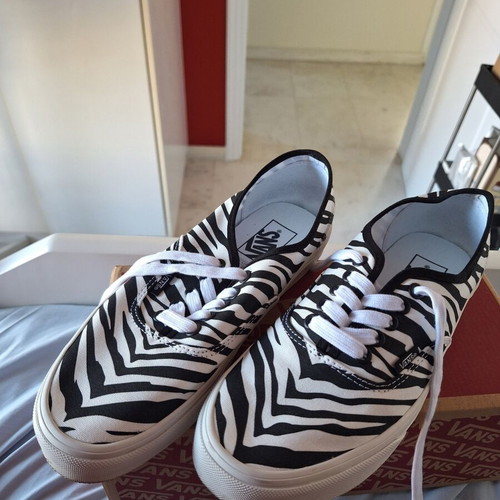 Vans women's sneakers size 40 black and white
