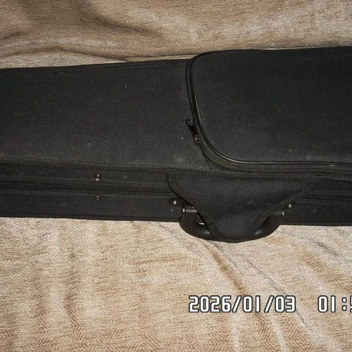 Cremona 1/4 Child Violin like new with case and accessories