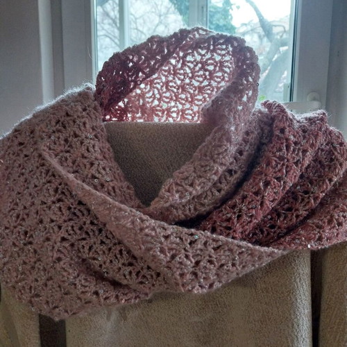 Long knitted scarf with angora, acrylic, lurex and sequins, pink rose ash