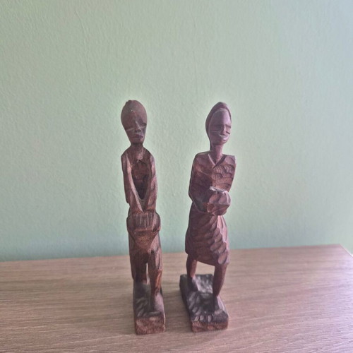 Wooden decorative figures set like new