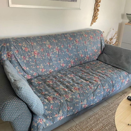 Sofa bed like new, three-seater with removable washable cover