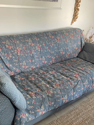 Sofa bed like new, three-seater with removable washable cover