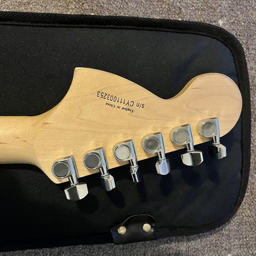 Gilmour Squier Strat electric guitar like new with Fender case