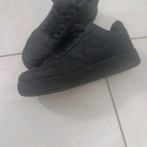 Nike women's sneakers like new, black, size 41