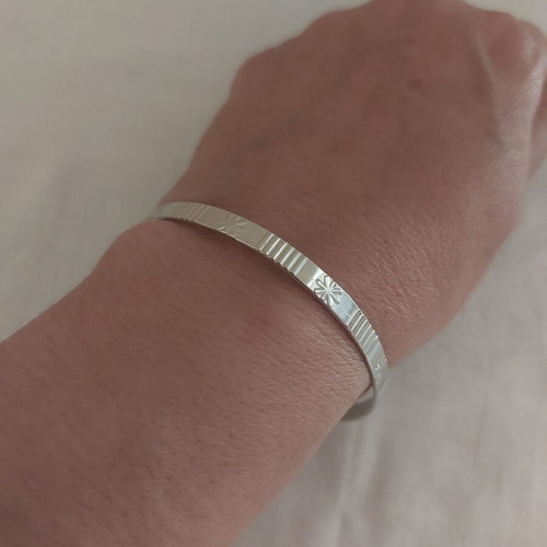 Bracelet from stainless steel like new, thin and lightweight, silver color