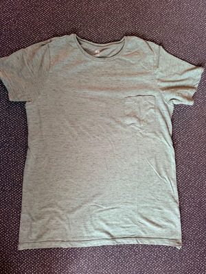 H&M men's green t-shirt with pocket, used, size M