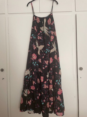 Maxi dress Noobass floral black one size like new