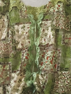 Women's top green, like new, size L
