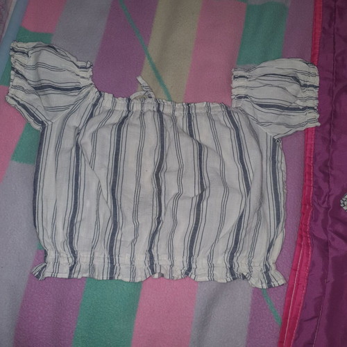 Off-shoulder blouses set of 2, like new, size L