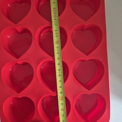 Silicone heart-shaped mold set of 2 new