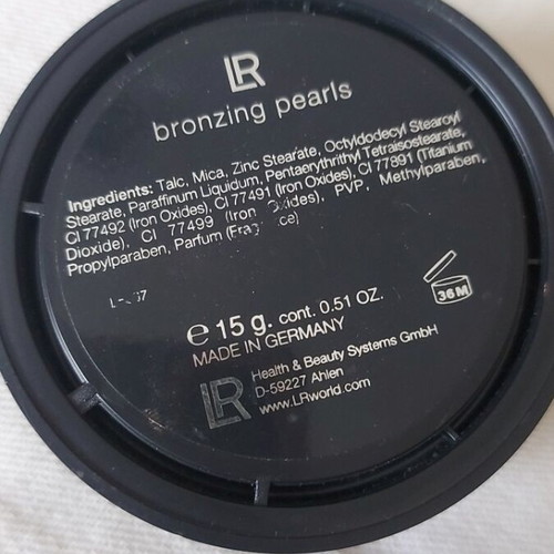 LR bronzing pearls used with deluxe powder gift