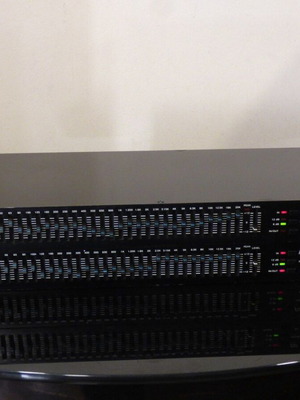 Steven PEQ-3300M stereo graphic equalizer μεταχειρισμένο, 2x31 band