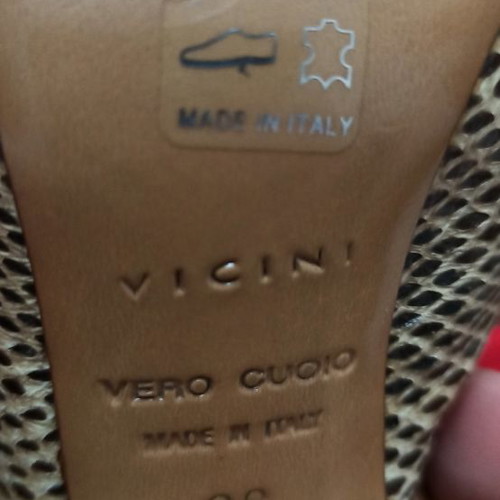 Vicini leather heels beige new, size 38